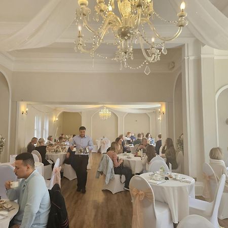 Woodland Manor Hotel Бедфорд Экстерьер фото