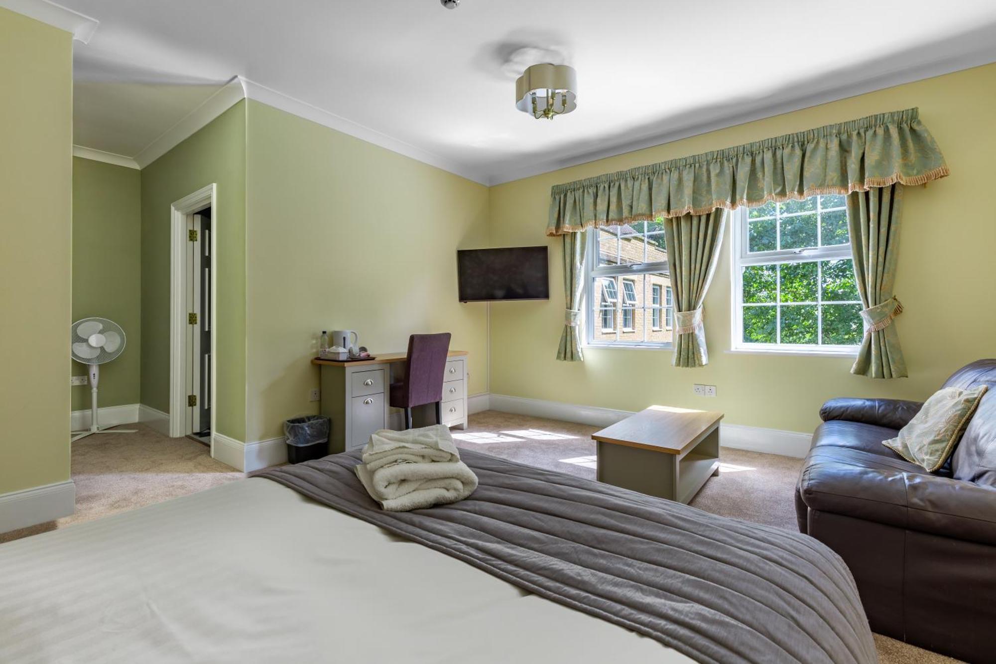 Woodland Manor Hotel Бедфорд Экстерьер фото