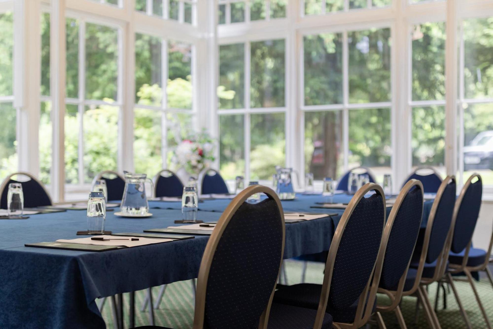 Woodland Manor Hotel Бедфорд Экстерьер фото