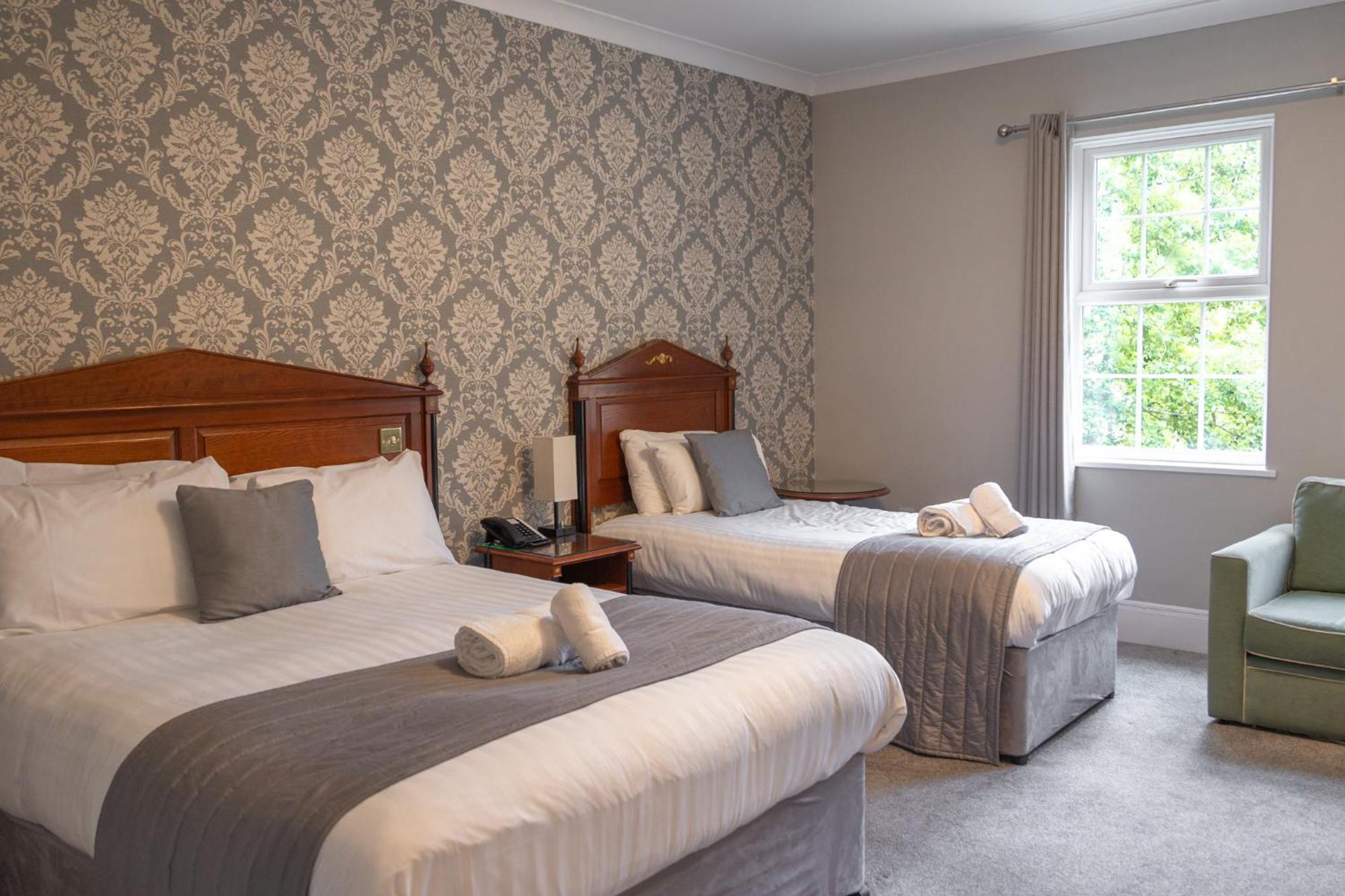 Woodland Manor Hotel Бедфорд Экстерьер фото