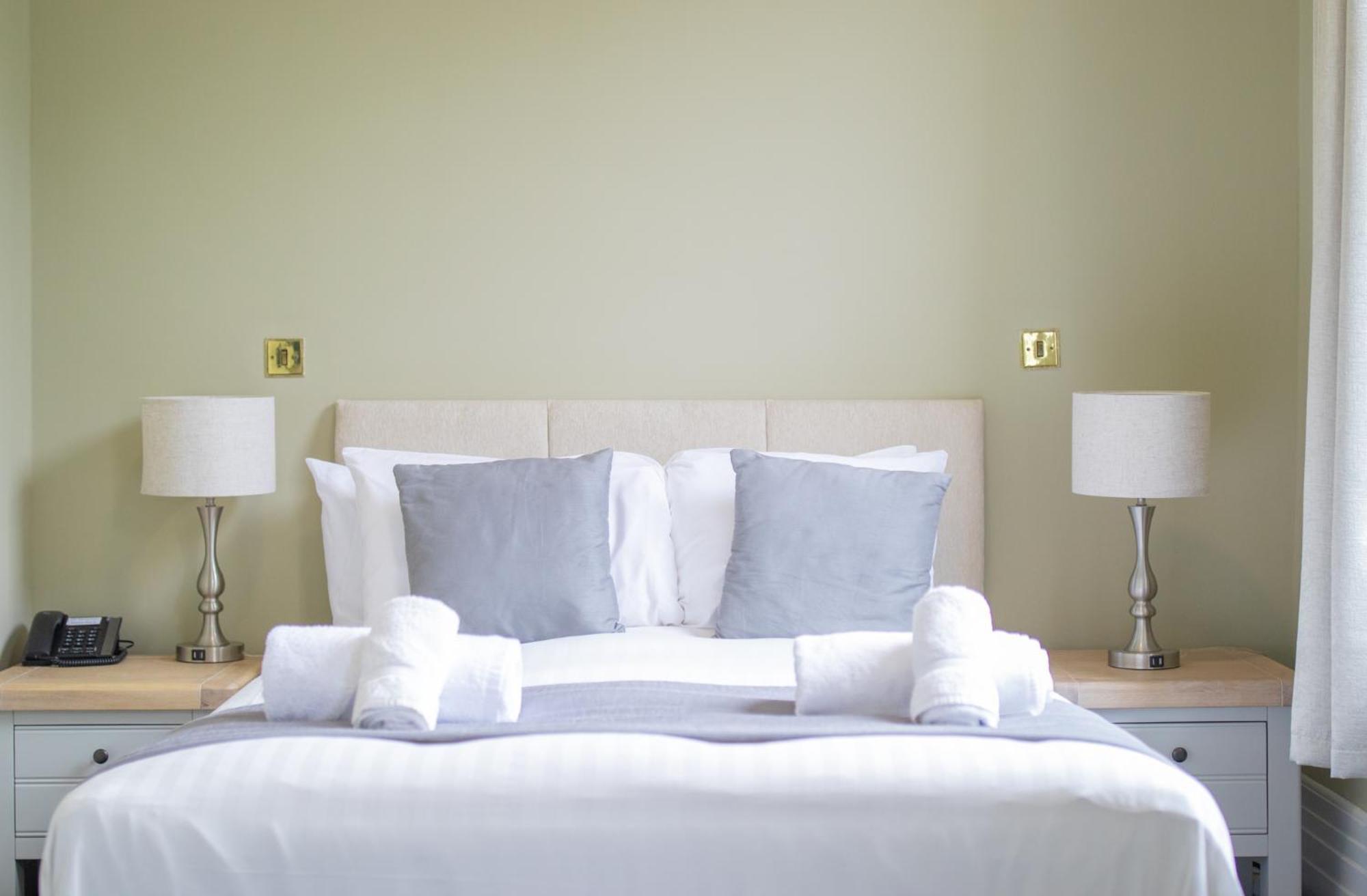 Woodland Manor Hotel Бедфорд Экстерьер фото