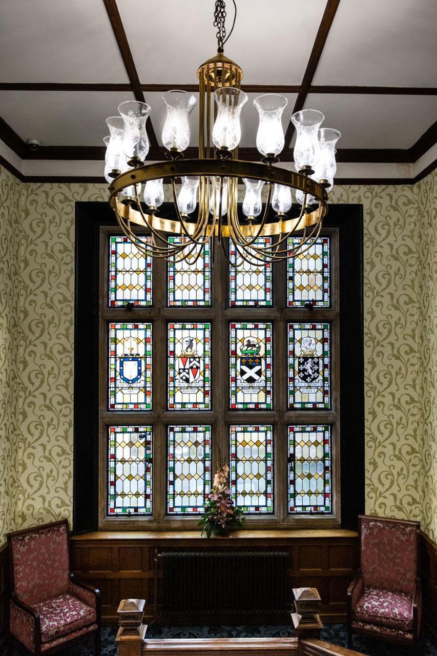 Woodland Manor Hotel Бедфорд Экстерьер фото